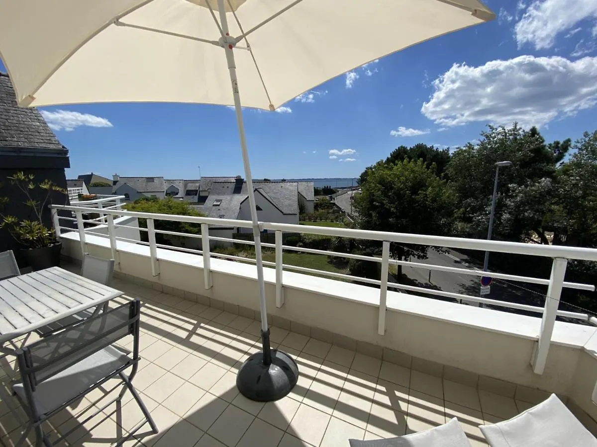 Apartment Larmor-Plage : Appartement T3 Avec Terrasse Et Garage - Fr-1-349-155